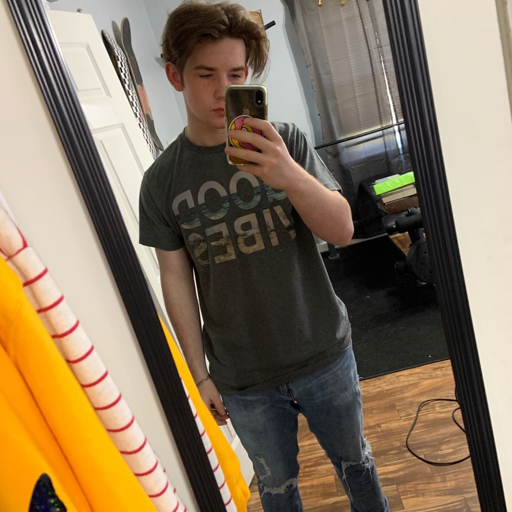 Good Vibes Grey Tee